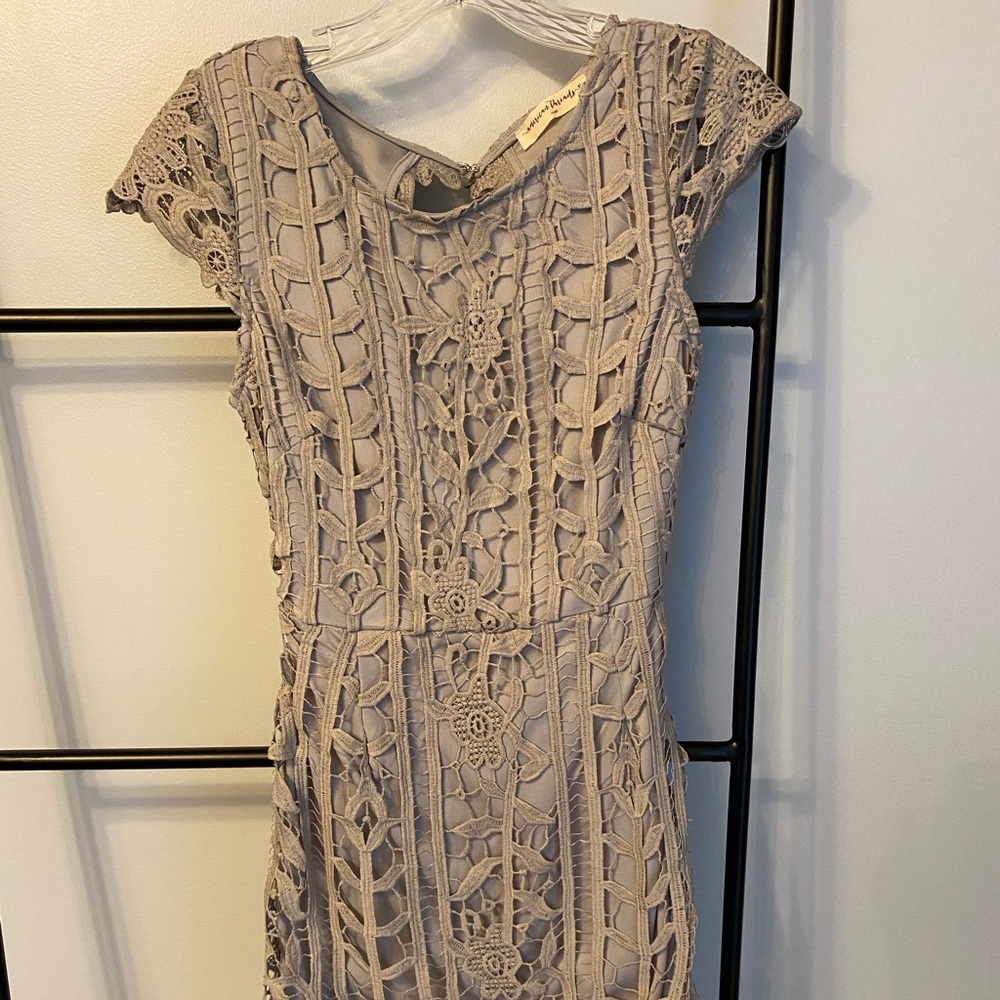 Gray dress. Keyhole back.